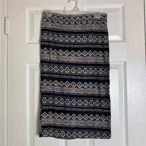 Iris Black and White skirt